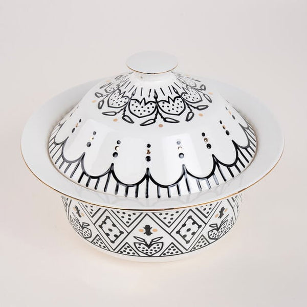 Elegant Porcelain Soup Bowl with Lid